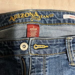 Arizona Jeans size 11 elastic in fabric